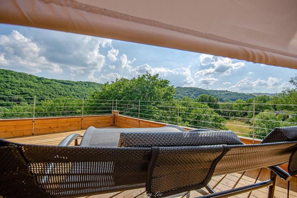 Gite Du Mont Plaisir Vila Chouvigny Exterior foto